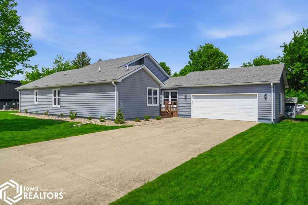 Homes For Sale - 1611 Grand St<br/> Hamilton County, Webster City, IA 50595