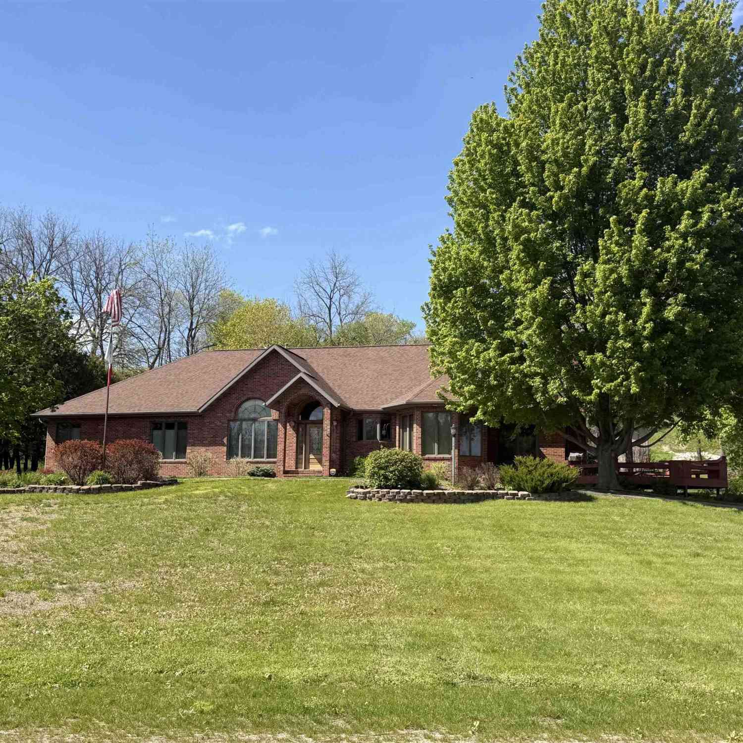 Homes For Sale - 2530 River Road<br/> Hardin County, Iowa Falls, IA 50126