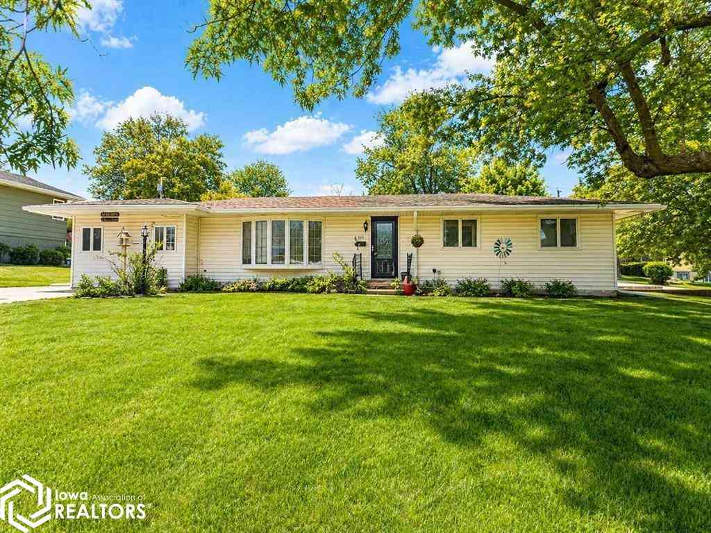 Homes For Sale - 704 E Monroe Street<br/> Ringgold County, Mount Ayr, IA 50854