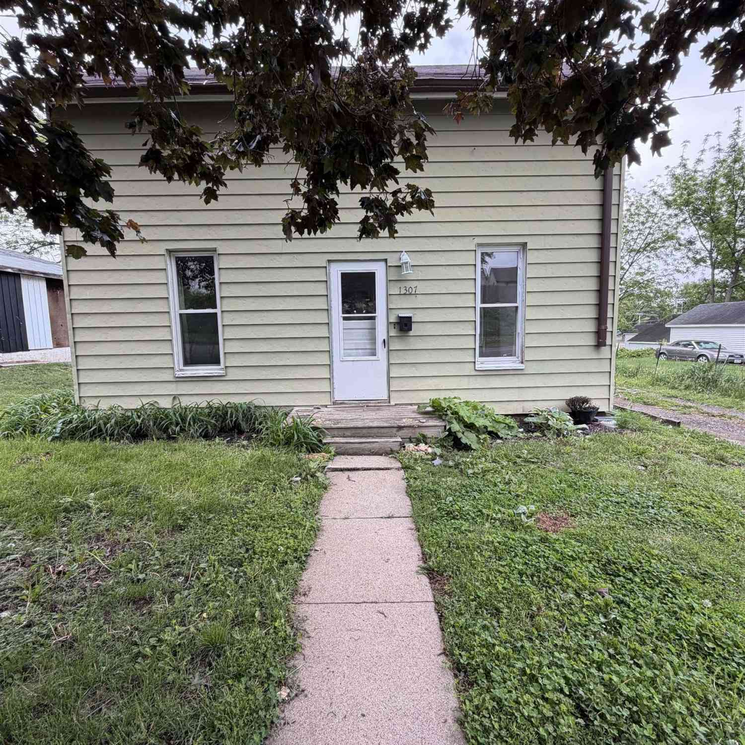 Homes For Sale - 1307 10th Street<br/> Hardin County, Eldora, IA 50627