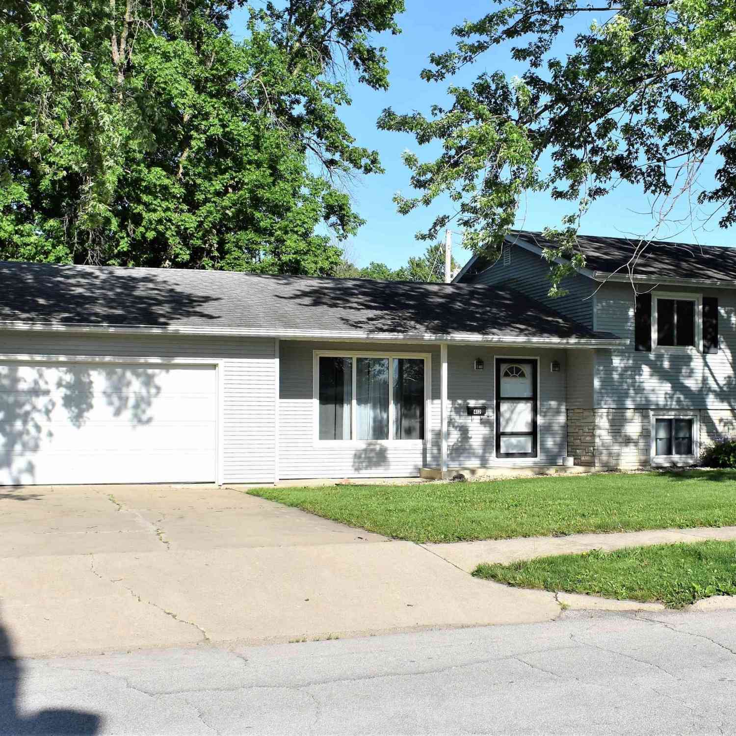 Homes For Sale - 412 Indiana Avenue<br/> Hardin County, Iowa Falls, IA 50126