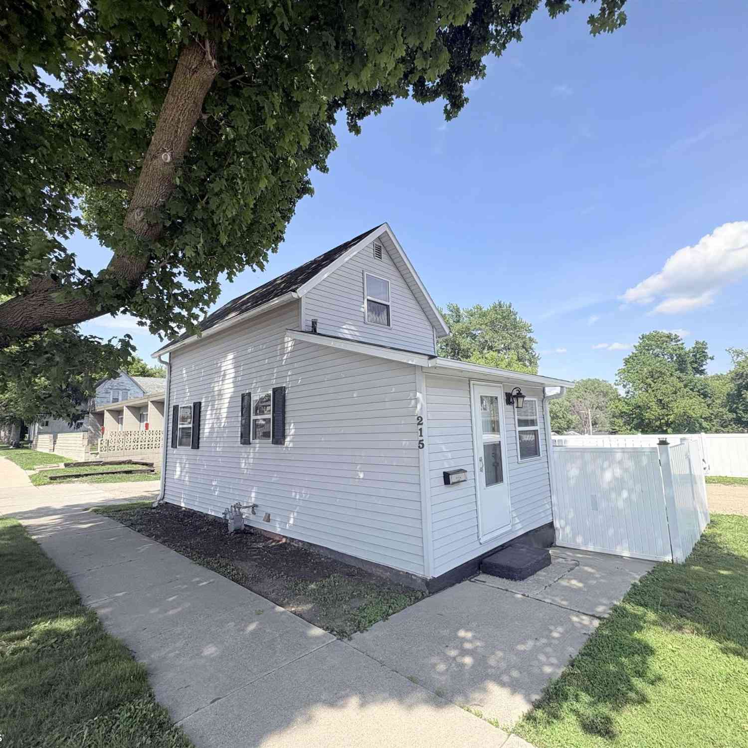 Homes For Sale - 215 N 4th Street<br/> Winnebago County, Forest City, IA 50436