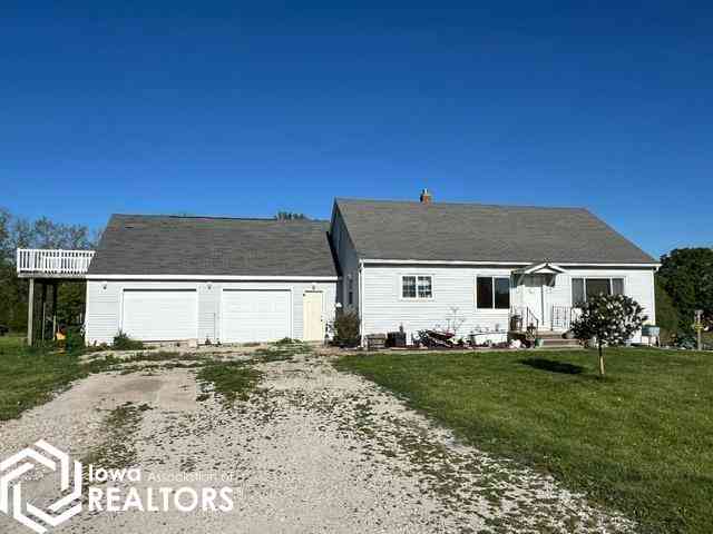 Homes For Sale - 2037 Hickory Avenue<br/> Henry County, Mount Pleasant, IA 52641