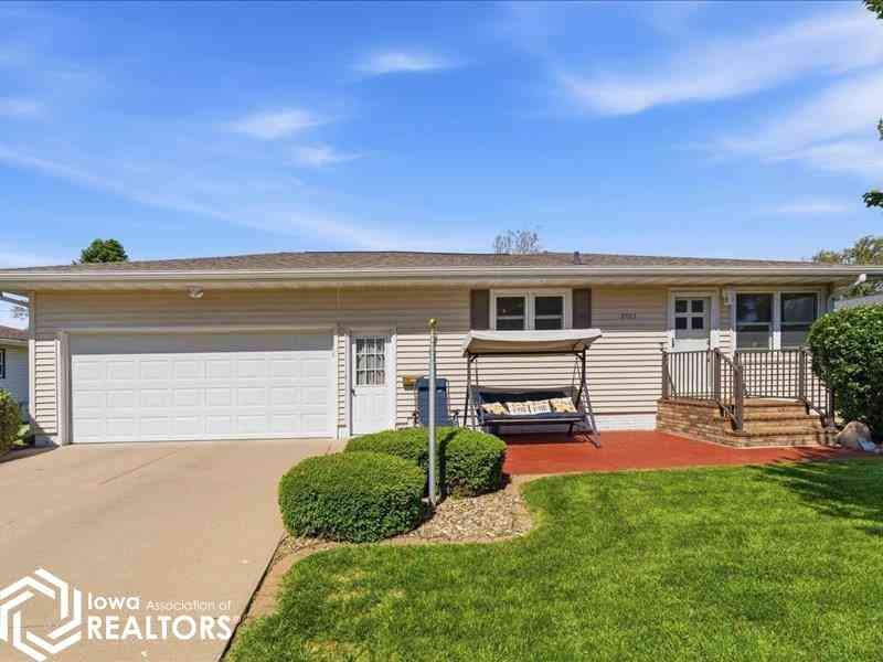 Homes For Sale - 2003 Wardview Road<br/> Marshalltown, IA 50158