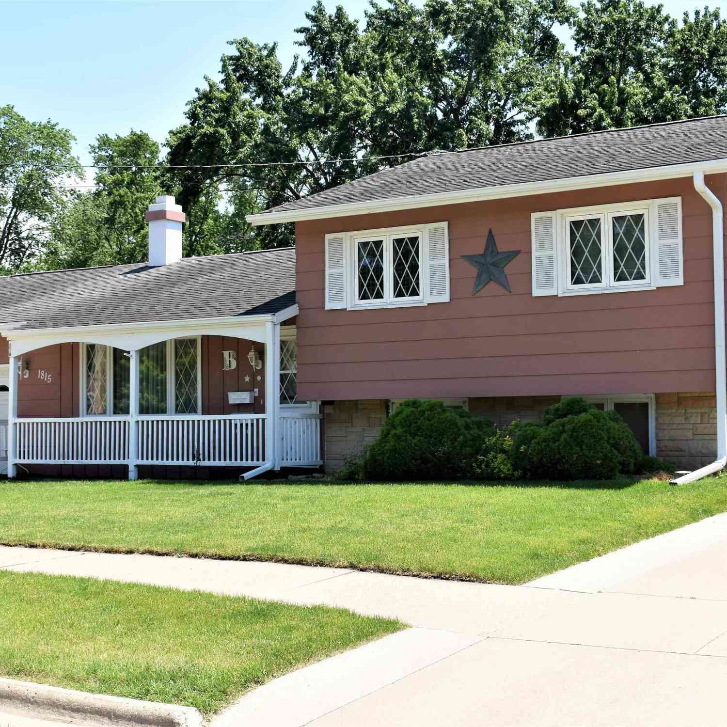 Homes For Sale - 1815 Cottrell Avenue<br/> Hardin County, Iowa Falls, IA 50126