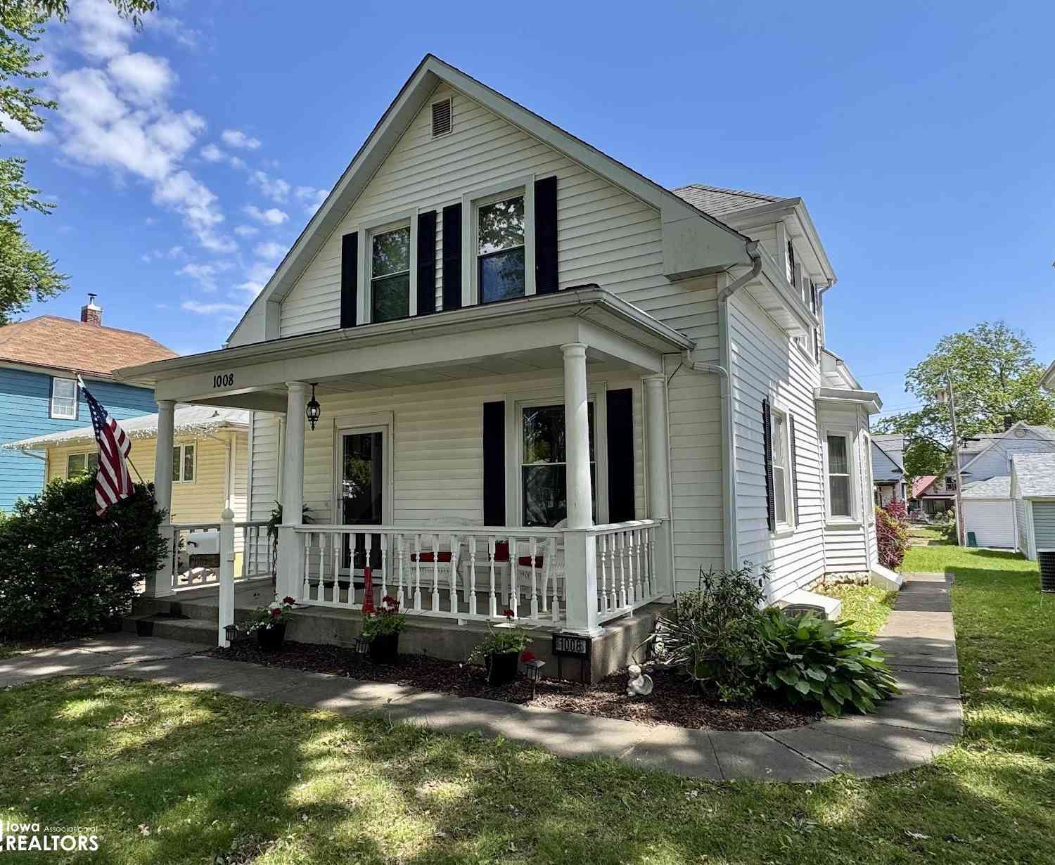 Homes For Sale - 1008 S 8th Street<br/> Burlington, IA 52601