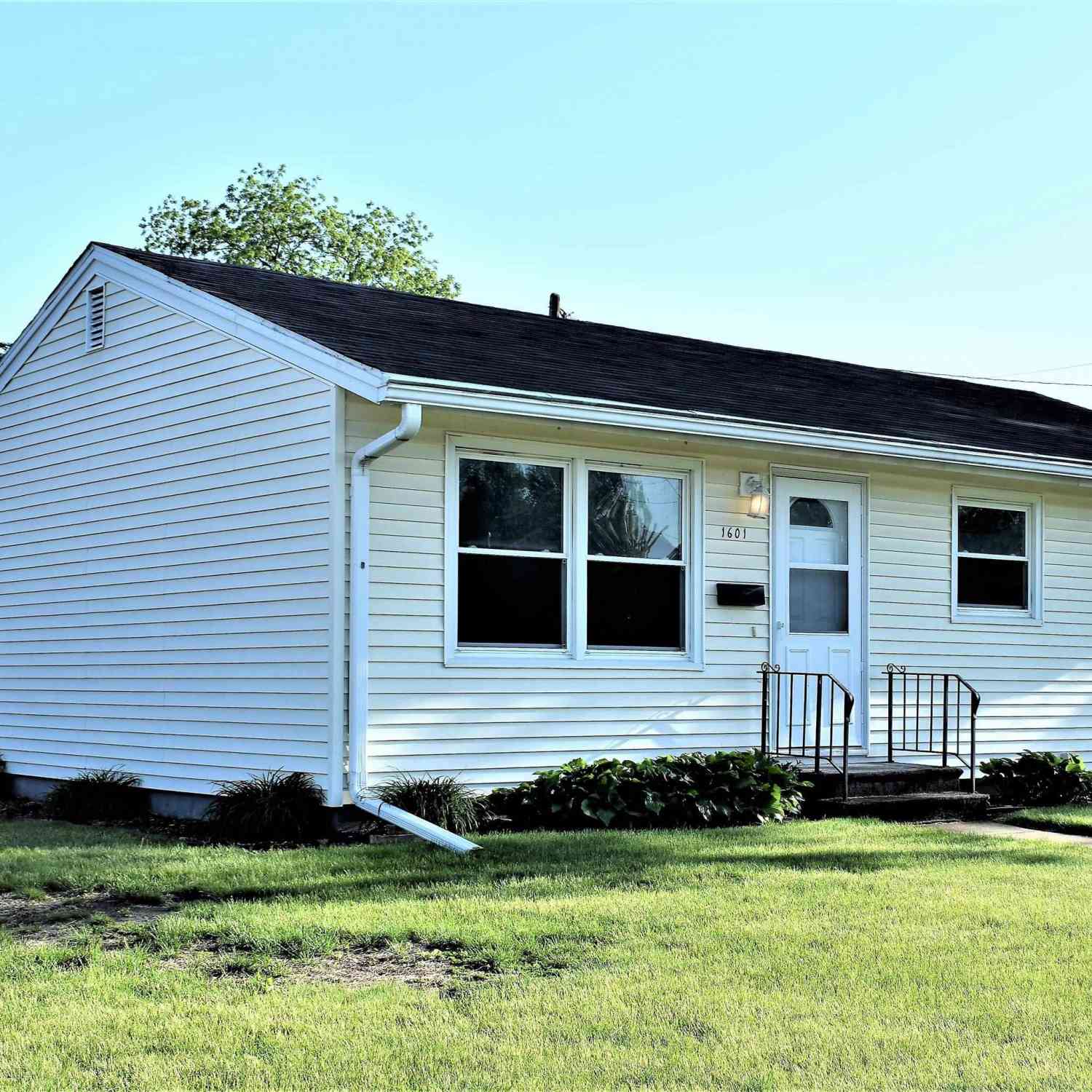 Homes For Sale - 1601 Linden Avenue<br/> Hardin County, Iowa Falls, IA 50126