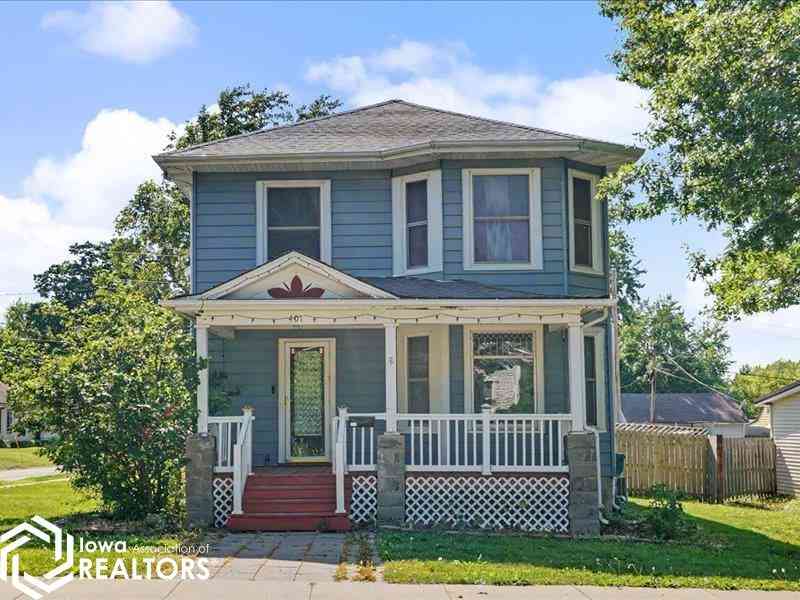 Homes For Sale - 401 N Walnut Street<br/> Henry County, New London, IA 52645