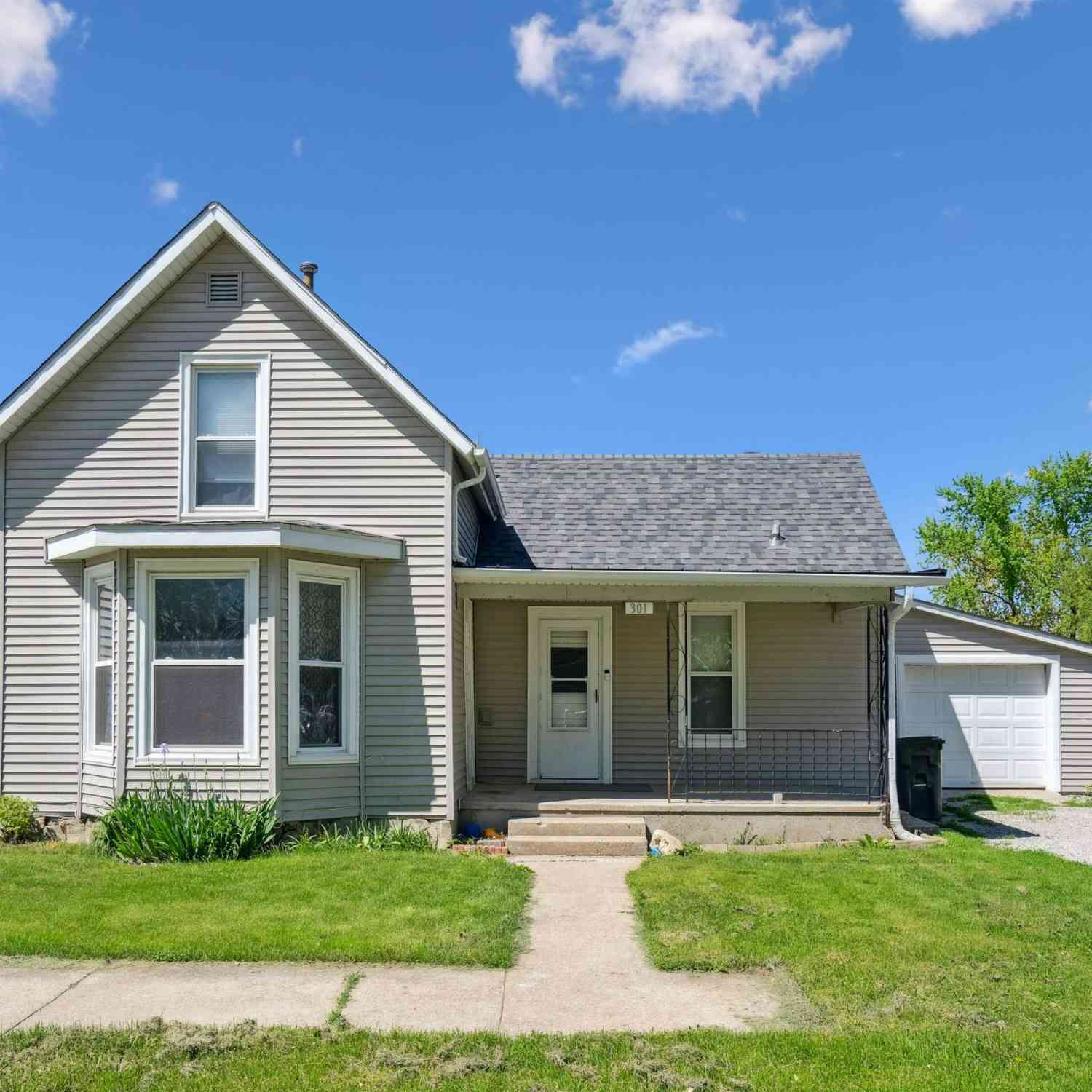Homes For Sale - 301 E Madison Street<br/> Montezuma, IA 50171