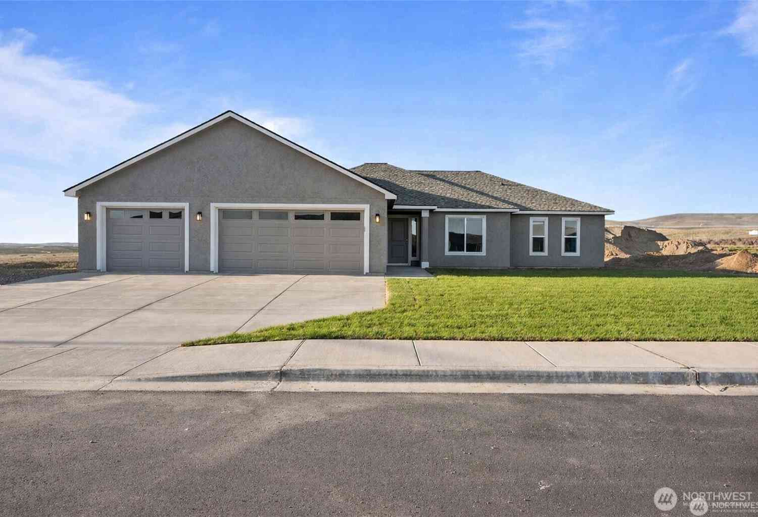 Homes For Sale - 0 LOT 12 Road B.9<br/> Grant County, Royal City, WA 99357