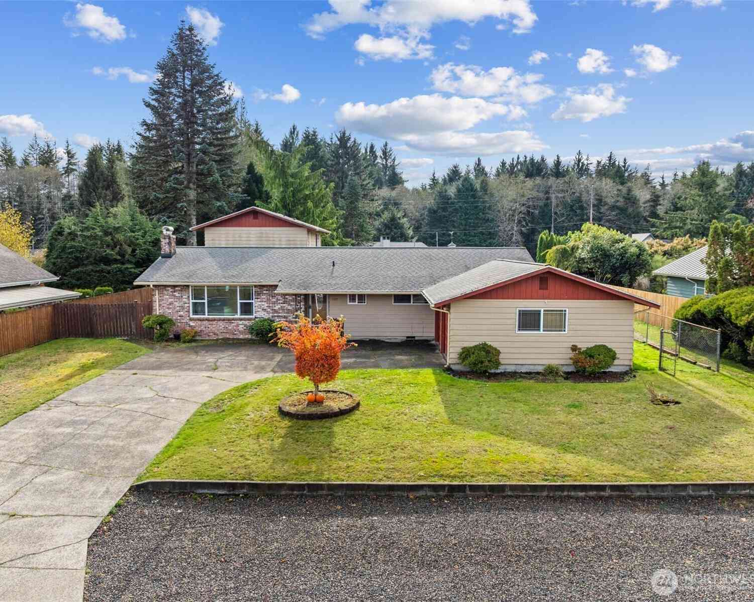 Homes For Sale - 1209 Dundee Drive<br/> Cosmopolis, WA 98537