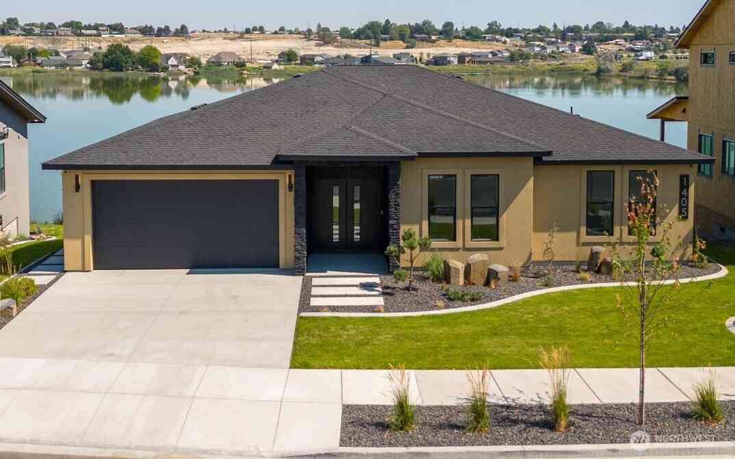 Homes For Sale - 1405 W Lakeside Drive<br/> Grant County, Moses Lake, WA 98837