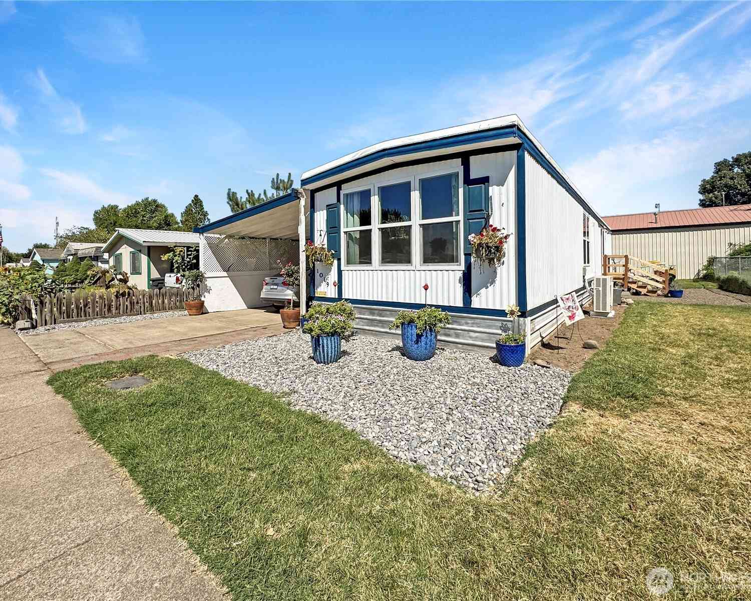 Mobile Home For Sale - 1019 NE Empire Street<br/> College Place, WA 99324