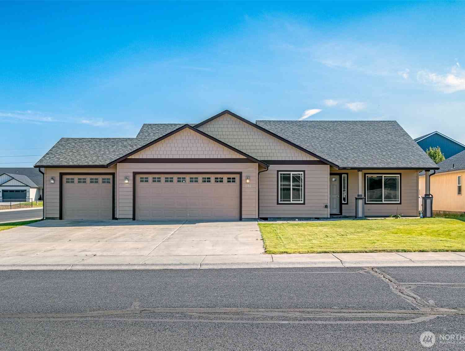 Homes For Sale - 812 6th Avenue<br/> Grant County, Ephrata, WA 98823