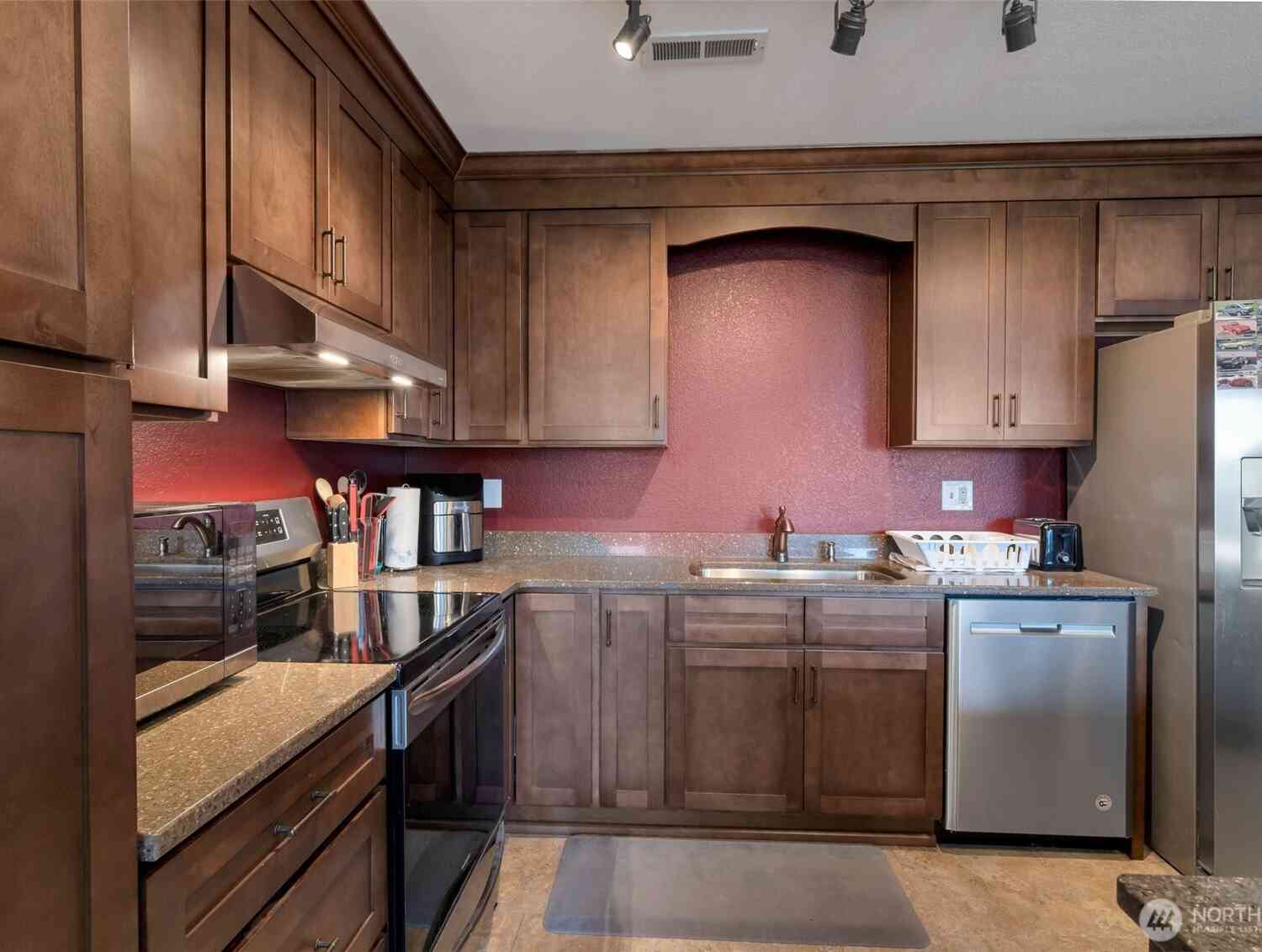 Condo For Sale - 651 SE Bayshore Drive #B304<br/> Oak Harbor, WA 98277
