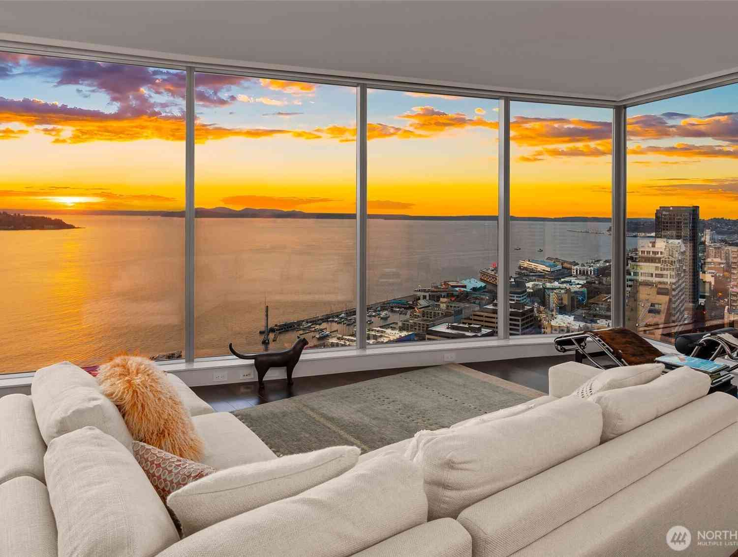 Condo For Sale - 1521 2nd Avenue #2800<br/> Seattle, WA 98101
