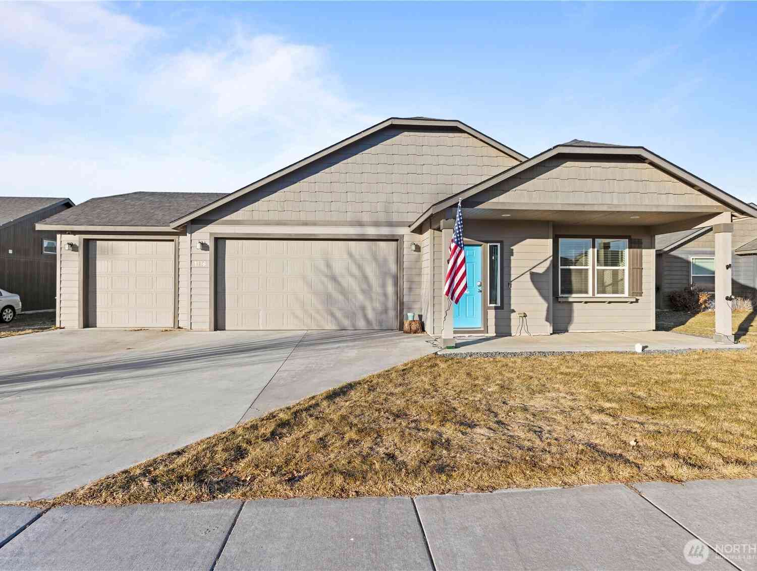 Homes For Sale - 1336 E Egeland Drive<br/> Grant County, Moses Lake, WA 99156