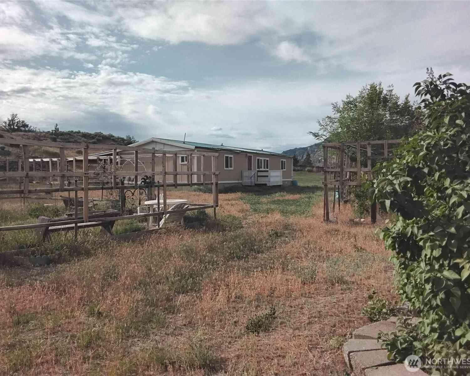 Mobile Home For Sale - 20 Round Up Road<br/> Oroville, WA 98844