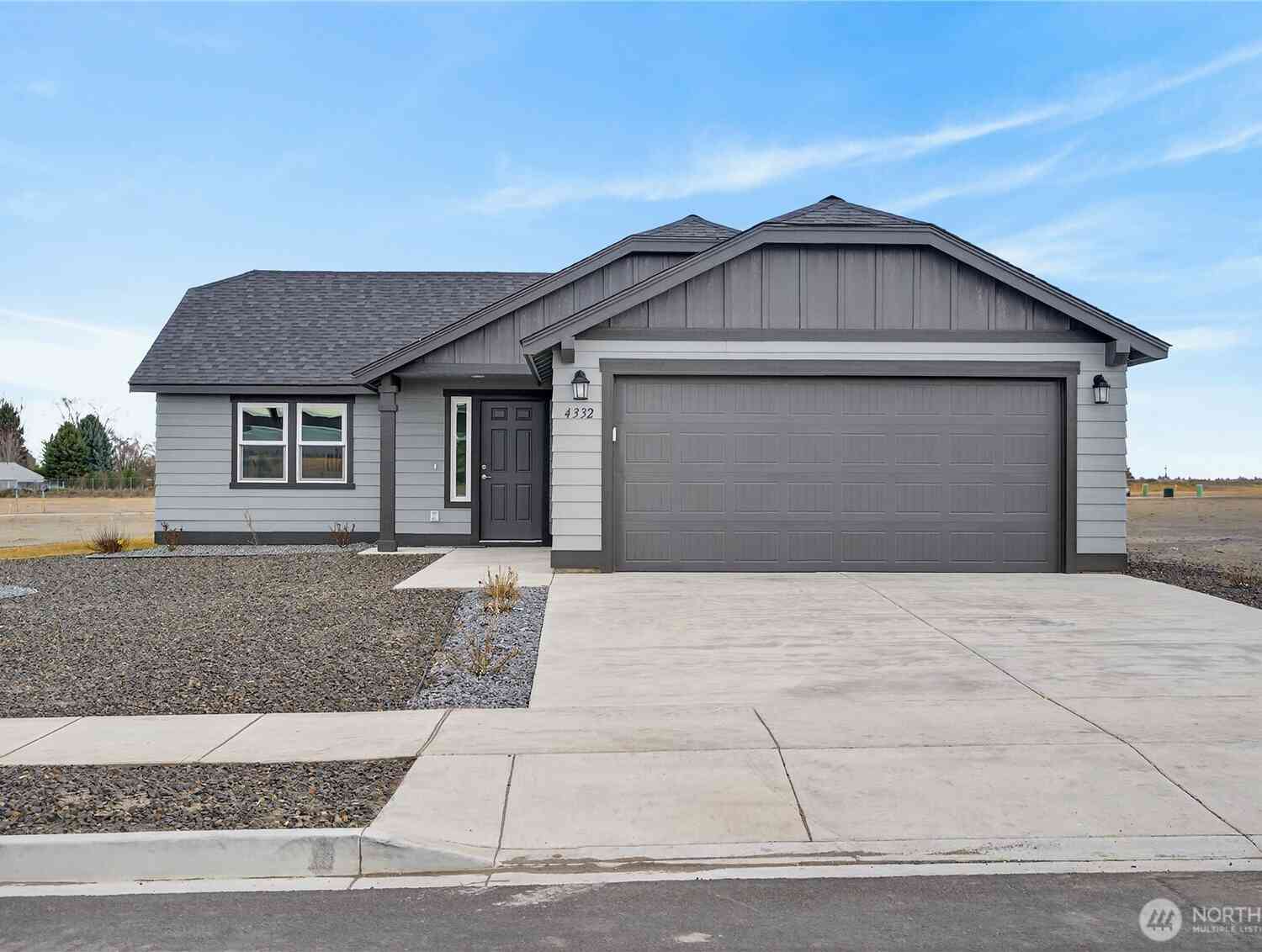 Homes For Sale - 4332 W Sand Hill St<br/> Grant County, Moses Lake, WA 98837