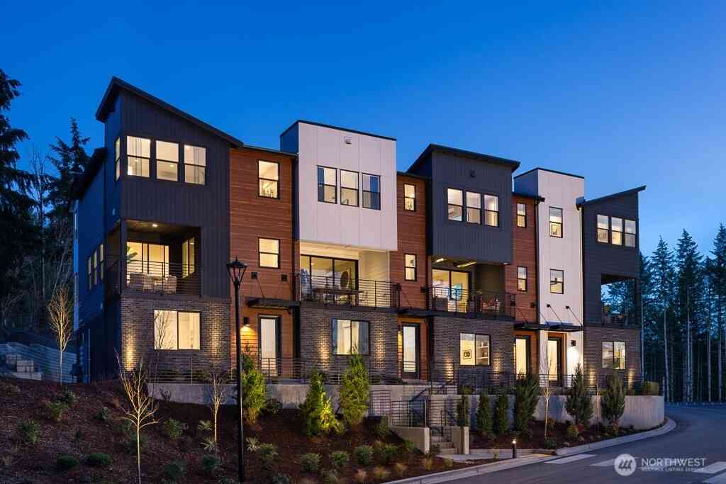 Condo For Sale - 10811 (HS 111) 120th Lane #C<br/> Kirkland, WA 98033