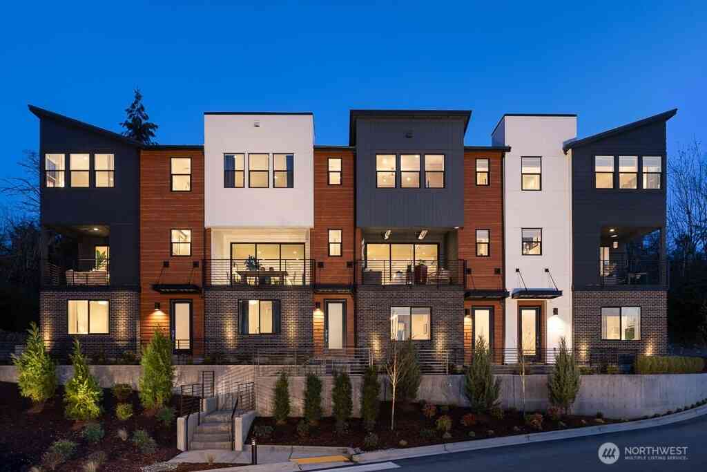 Condo For Sale - 10811 (HS 109) 120th Lane #A<br/> Kirkland, WA 98033