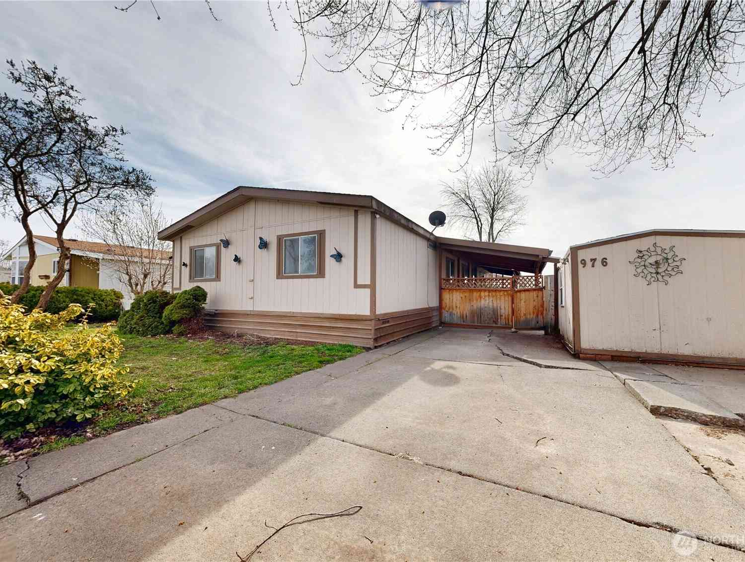 Mobile Home For Sale - 976 NE Dawson Avenue<br/> College Place, WA 99324
