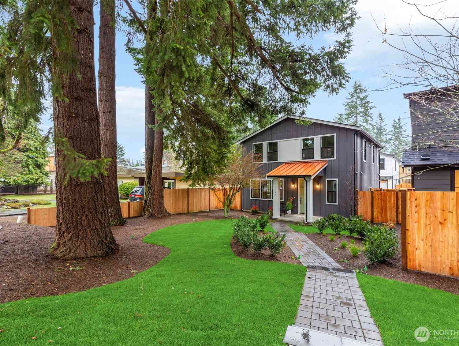 Condo For Sale - 11607 NE 112th Street #2<br/> Kirkland, WA 98033