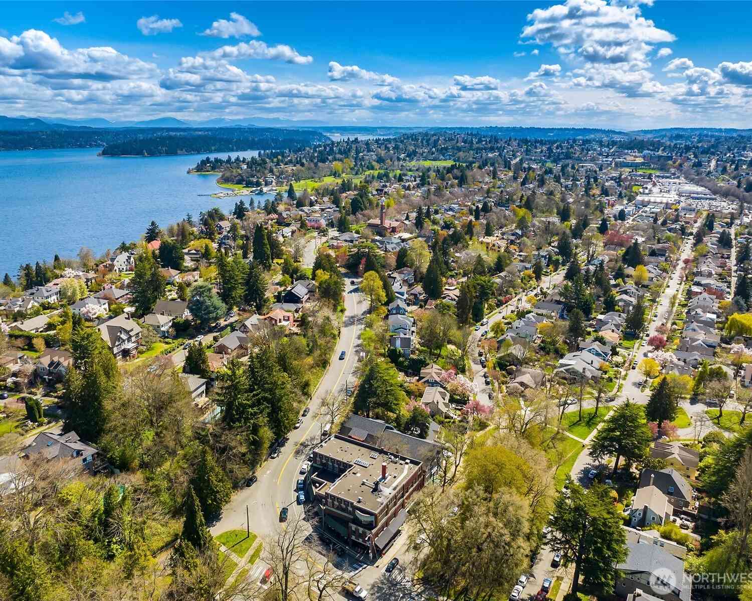 Condo For Sale - 2809 1/2 Mount Rainier Drive #4<br/> Seattle, WA 98144