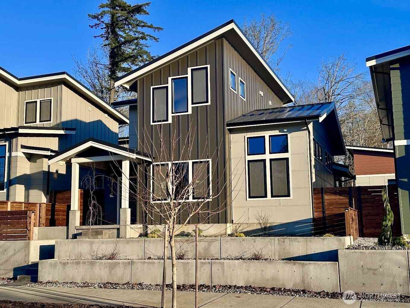 Condo For Sale - 4304 Creston Way<br/> Whatcom County, Bellingham, WA 98226