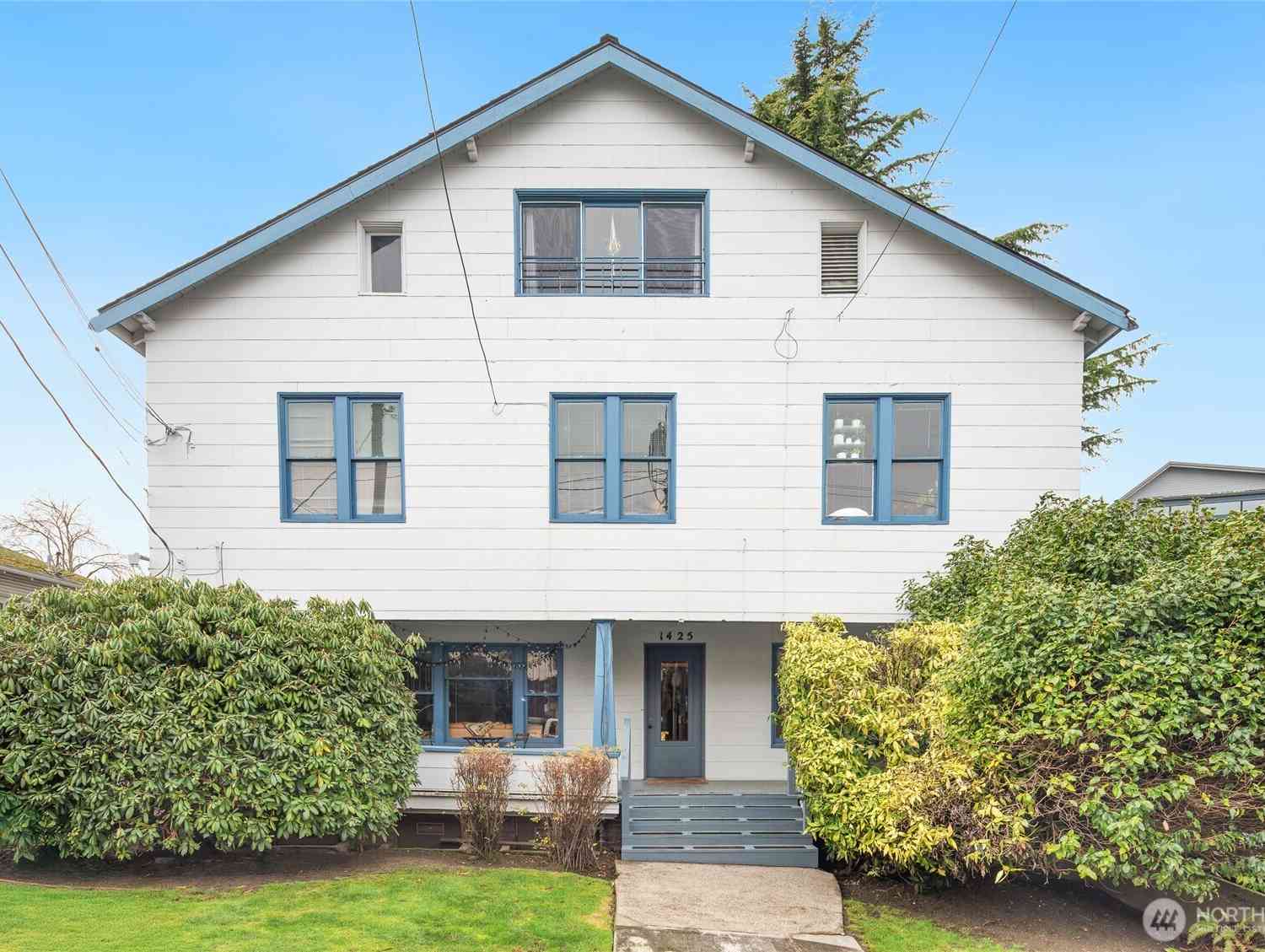 Homes For Sale - 1425 Palm Avenue<br/> Seattle, WA 98116