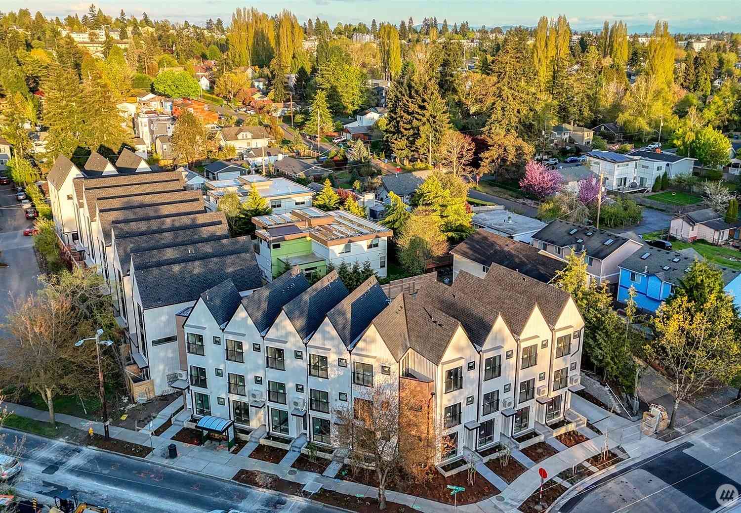 Condo For Sale - 9748 A Holman Road<br/> Seattle, WA 98117
