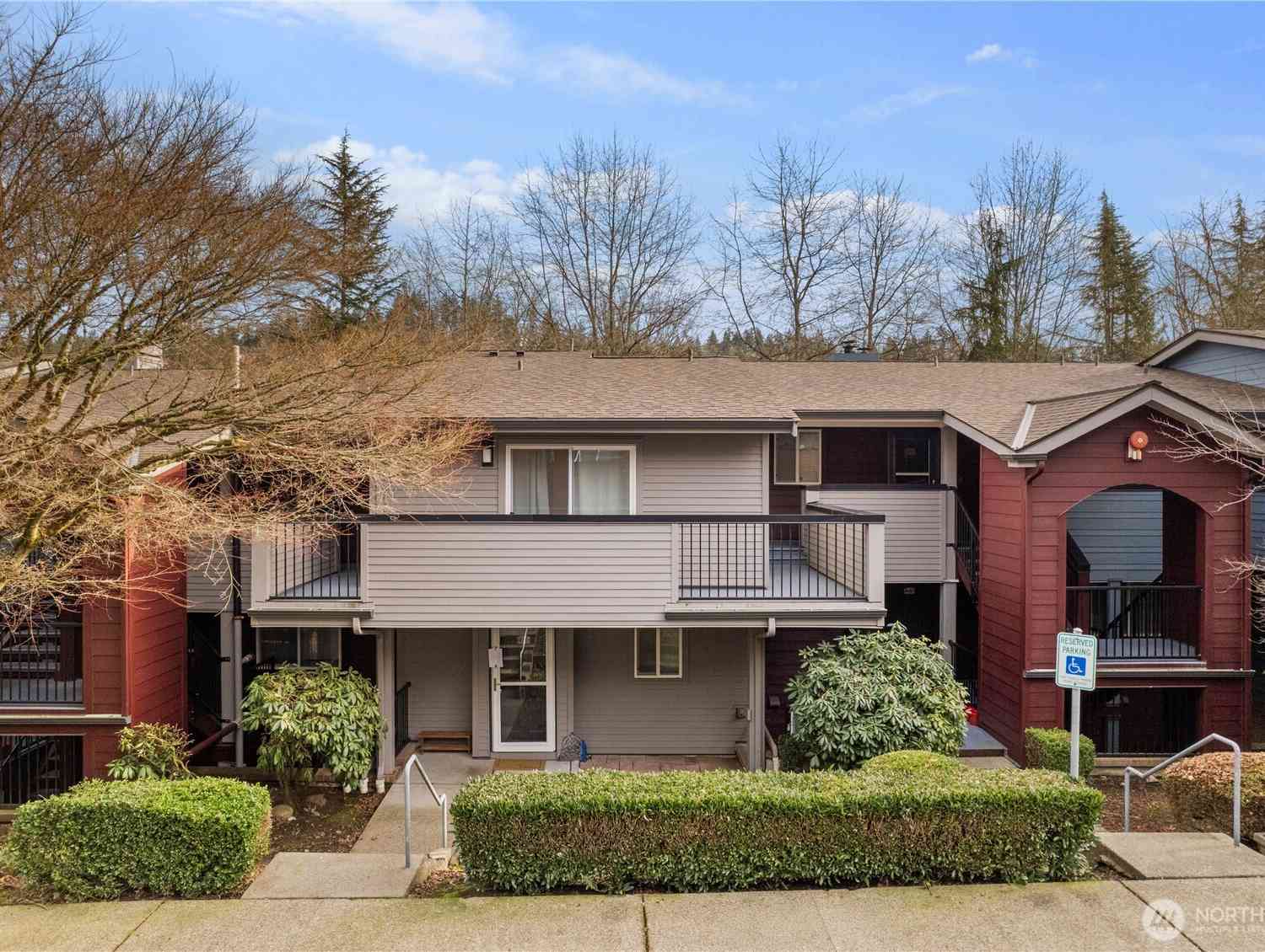 Condo For Sale - 15805 Waynita Way #D204<br/> Bothell, WA 98011