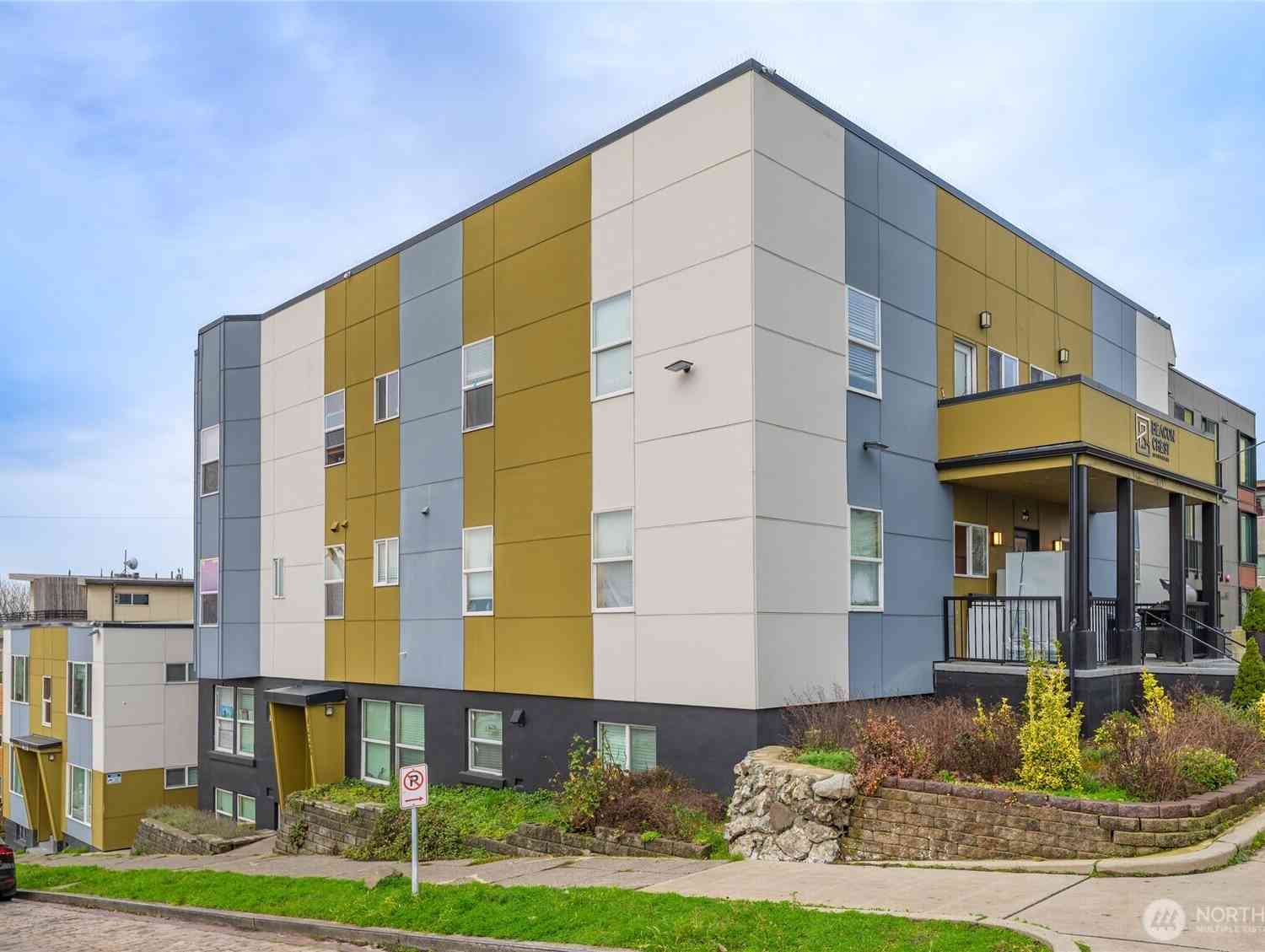 Multifamily For Sale - 1815 13th Avenue<br/> Seattle, WA 98144