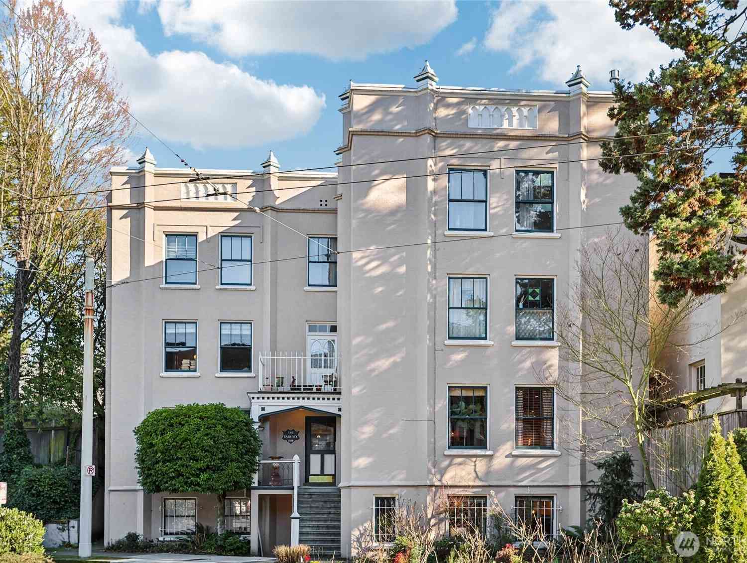 Condo For Sale - 1508 10th Avenue #101<br/> Seattle, WA 98102