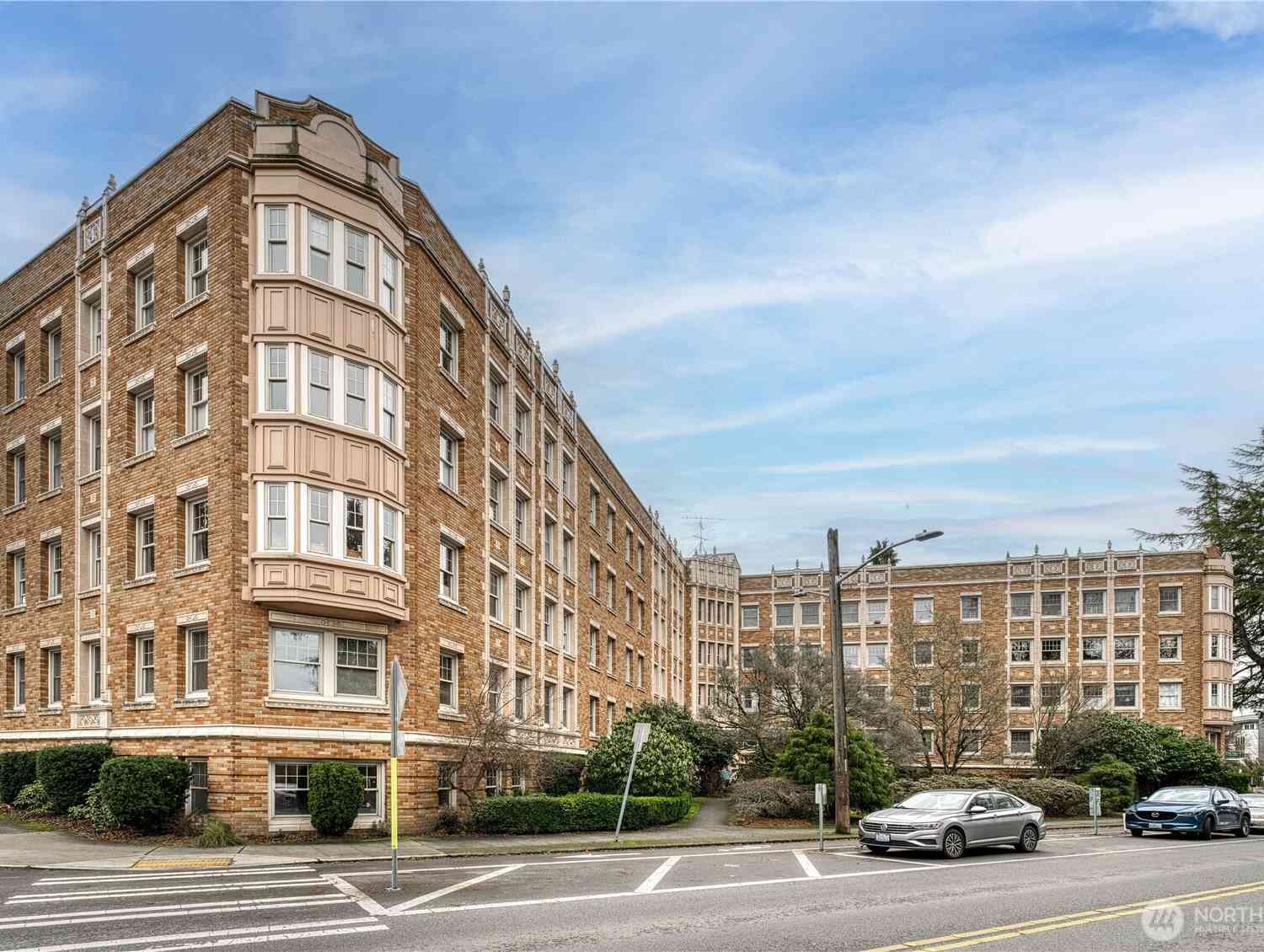 Condo For Sale - 5810 Cowen Place #301<br/> Seattle, WA 98105