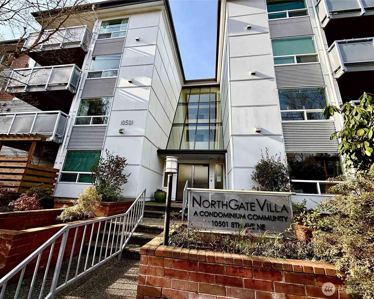 Condo For Sale - 10501 8th Avenue #335<br/> Seattle, WA 98125