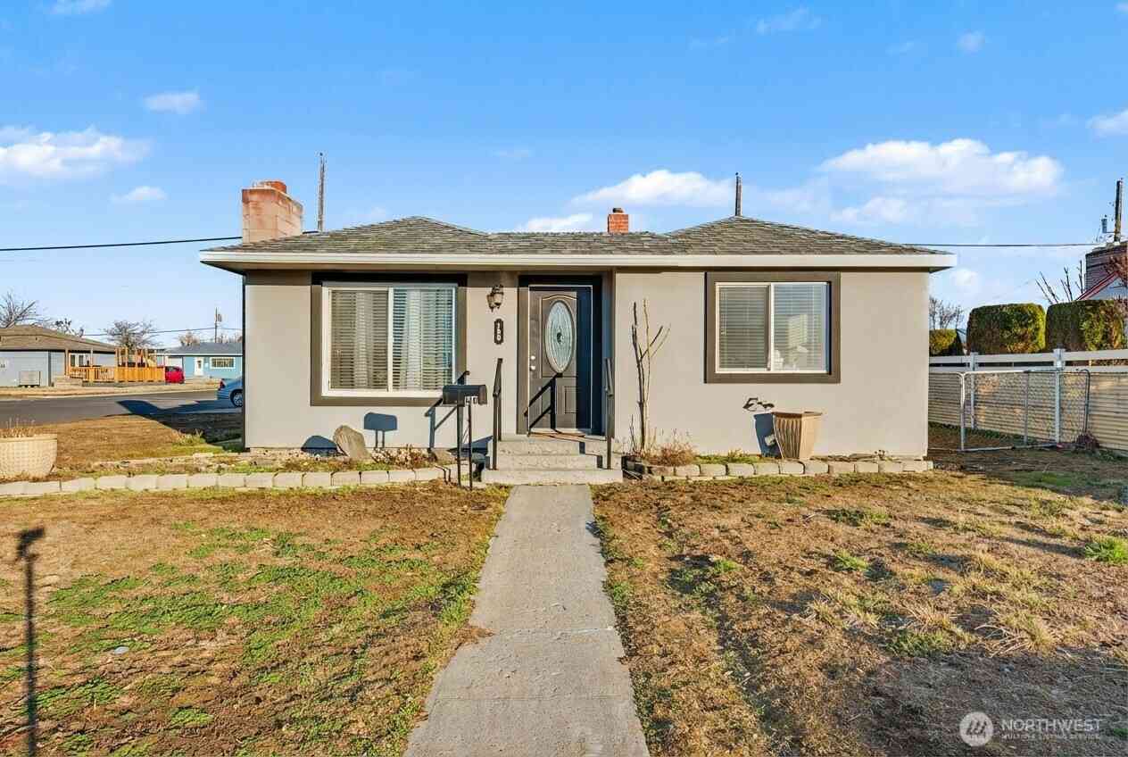 Homes For Sale - 160 G Street<br/> Grant County, Ephrata, WA 98823