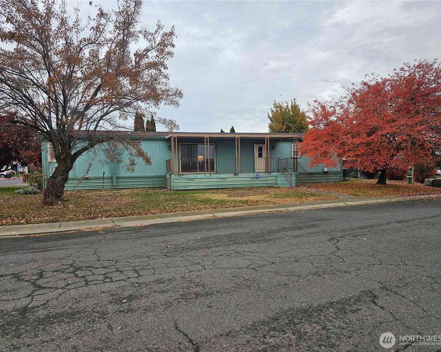 Mobile Home For Sale - 923 NE Belroy<br/> College Place, WA 99324