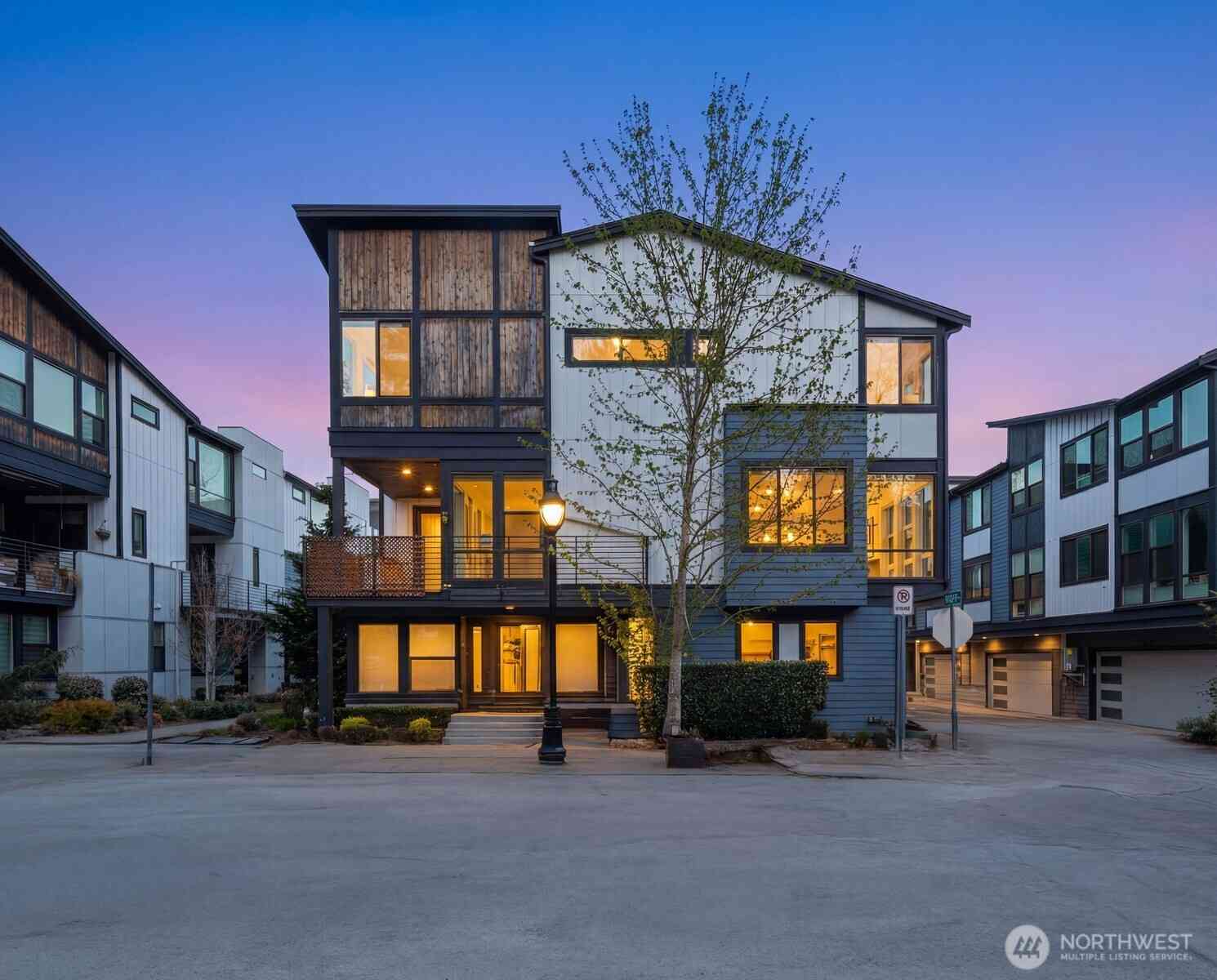 Condo For Sale - 9608 NE 182nd Court #A<br/> Bothell, WA 98011