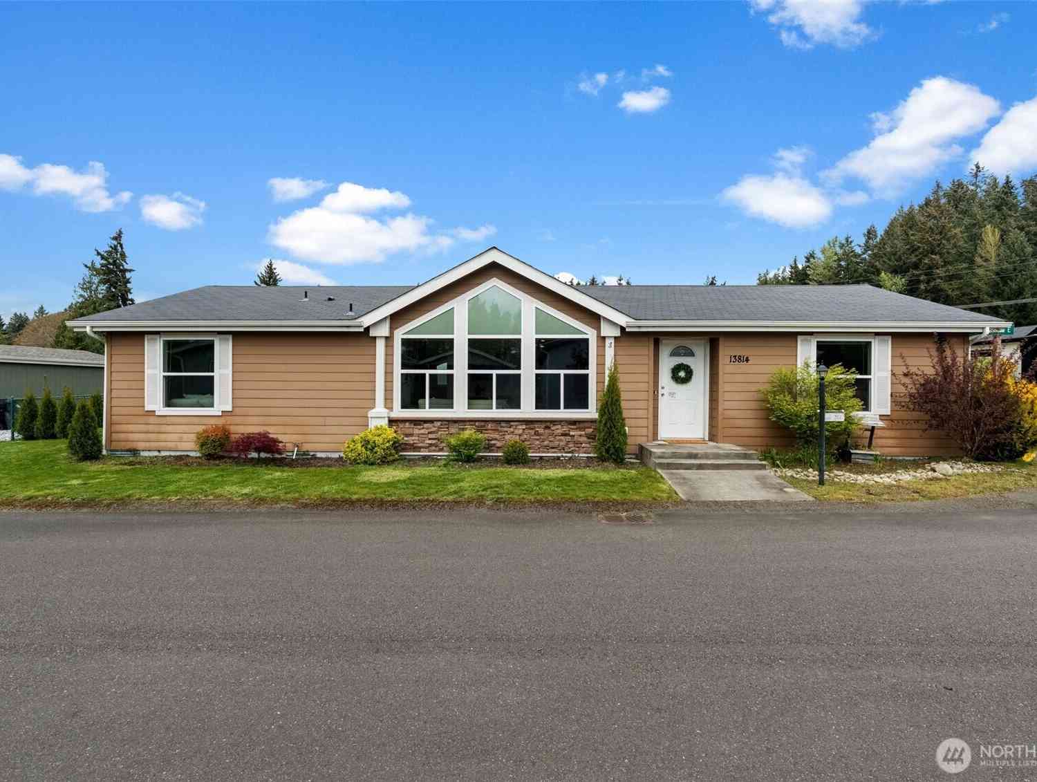 Mobile Home For Sale - 13814 21st Ave<br/> Tacoma, WA 98445
