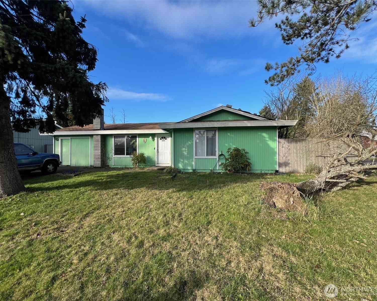 Homes For Sale - 521 E 78th Street<br/> Tacoma, WA 98404