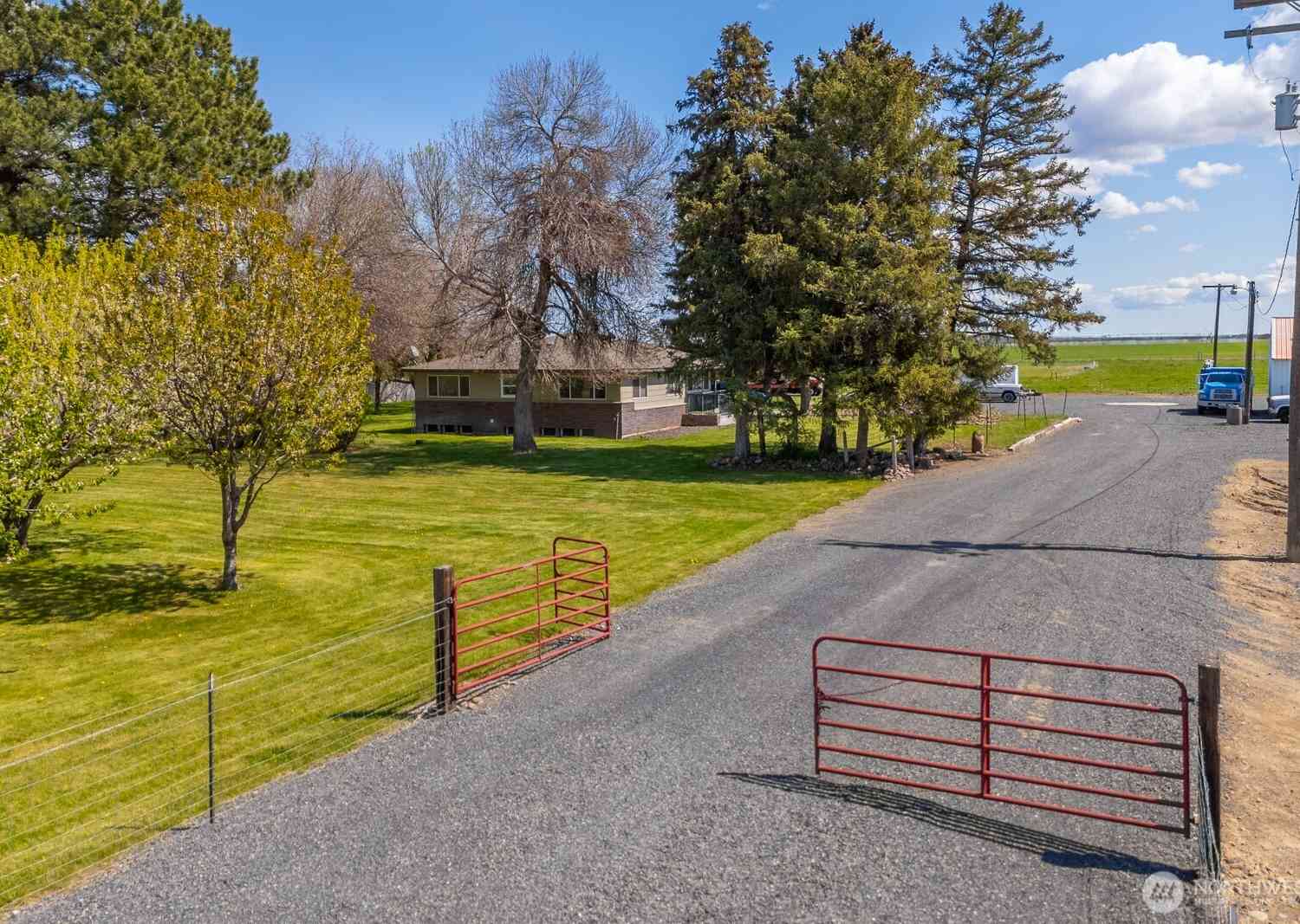 Homes For Sale - 11627 Road K<br/> Grant County, Moses Lake, WA 98837