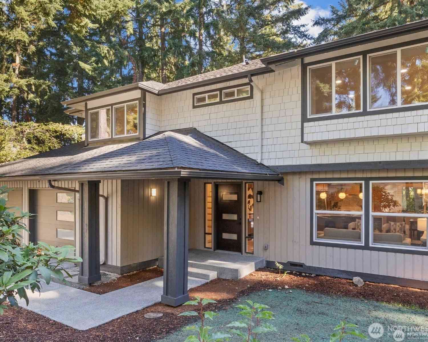 Homes For Sale - 10406 115th Place<br/> Kirkland, WA 98033