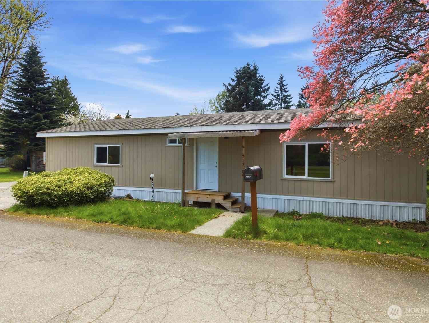 Mobile Home For Sale - 11517 155 Avenue<br/> Renton, WA 98059