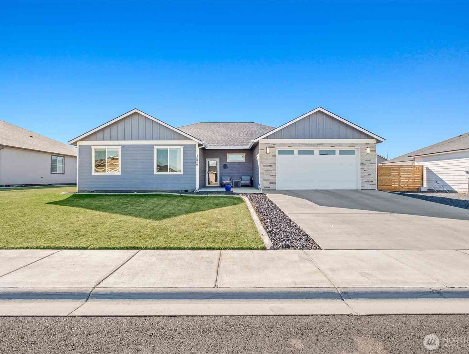 Homes For Sale - 1006 6th Avenue<br/> Grant County, Ephrata, WA 98823
