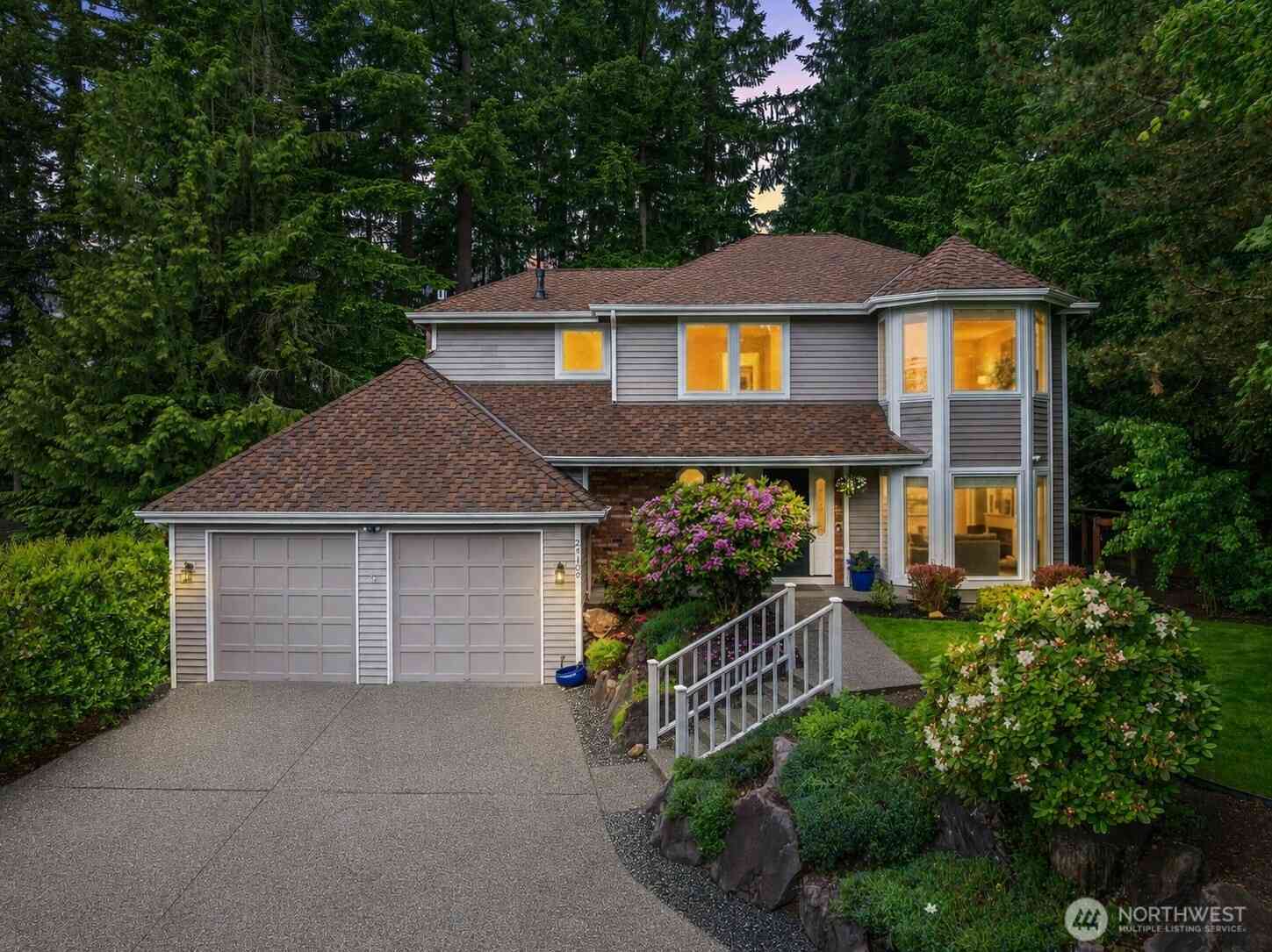 Homes For Sale - 24109 SE 44th Court<br/> Sammamish, WA 98029