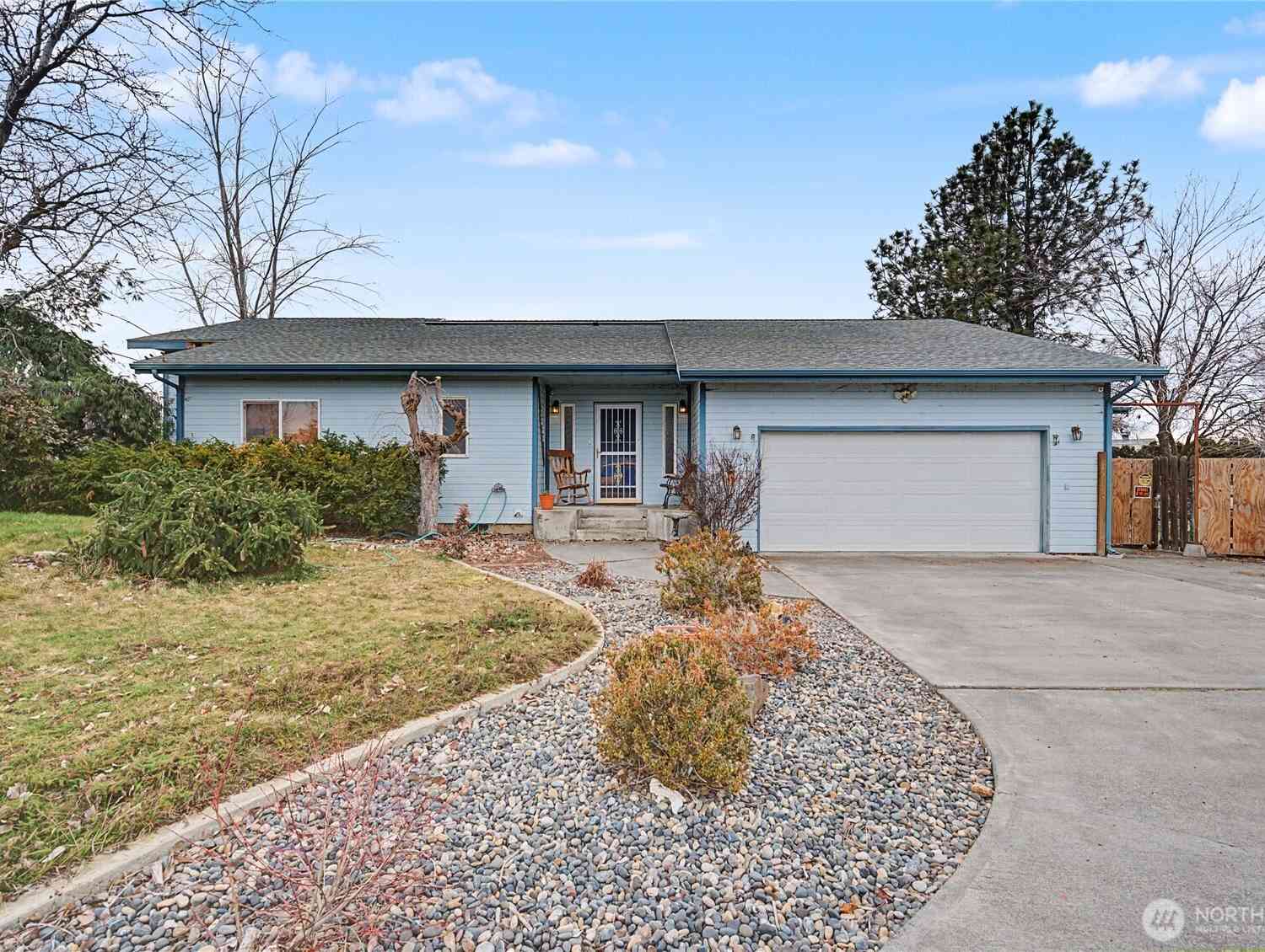 Homes For Sale - 2238 S Crestmont Drive<br/> Grant County, Moses Lake, WA 98837