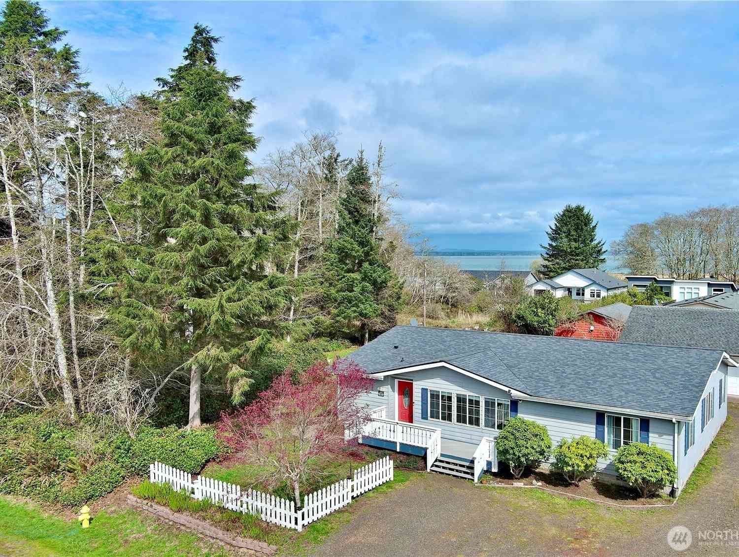 Mobile Home For Sale - 620 Chenois Avenue<br/> Ocean Shores, WA 98569