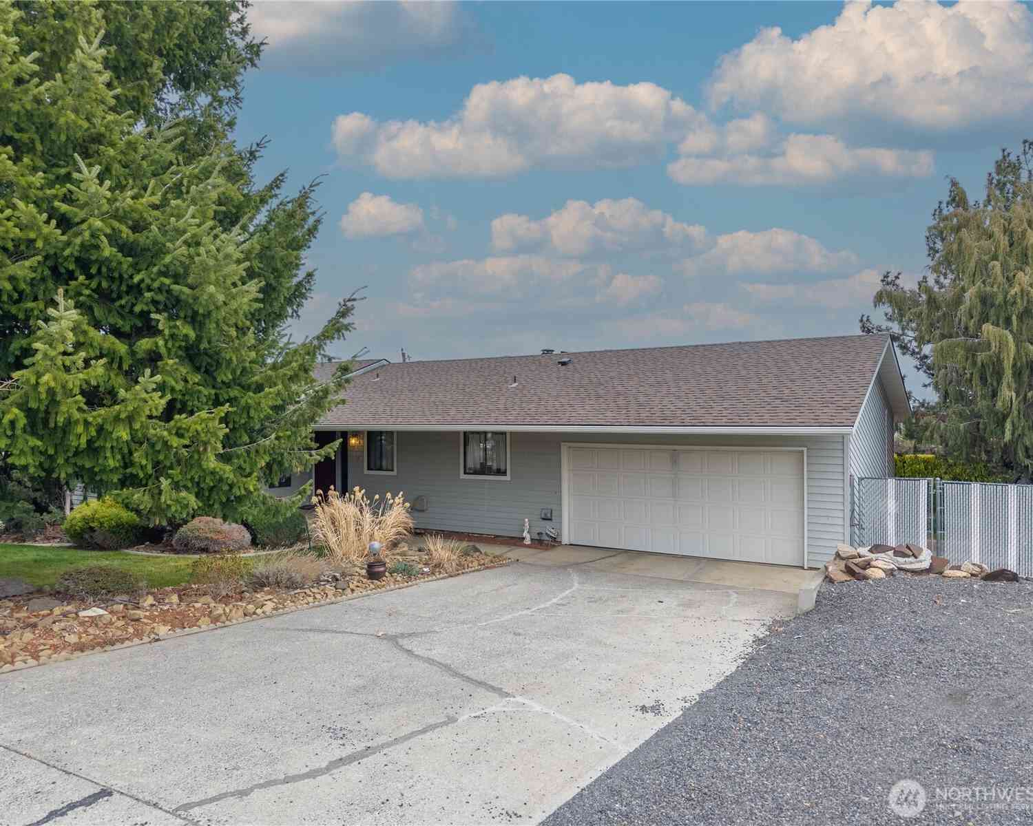 Homes For Sale - 914 Roosevelt Boulevard<br/> Grant County, Ephrata, WA 98823