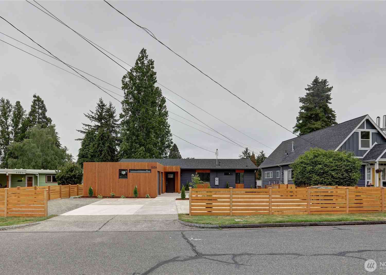 Homes For Sale - 1324 N Hawthorne Street<br/> Tacoma, WA 98406
